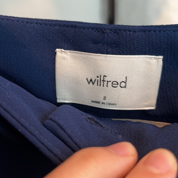 Aritzia / Wilfred Tie-Front Shorts in Navy (Size 8) - Picture 4 of 4
